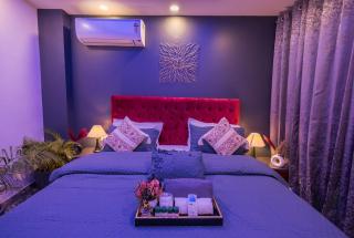 CineVista by Svobo 3BhkLuxe Bollywood Loft Qutub - 5