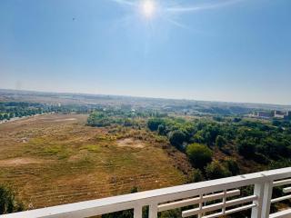 Modern 2BR Apartment, Diamond Mall & Residencia - 9