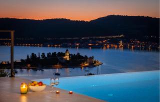 Divine View Villa - 8