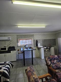 Lalapanzi Accommodation - 8