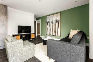 Chic East London Hideaway - 7