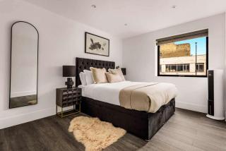 Chic East London Hideaway - 2