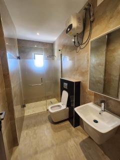 Upscale 3 bedroom apartment in the heart of VI - 6