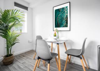 Stylish 2 Bed Apartment - Smart TV - WiFi - Parking 27C - 9