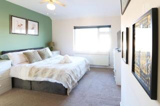 Delightful-Ipswich Suffolk-4 Bed-SelfCatering-Contractor-Parking-Wifi - 8