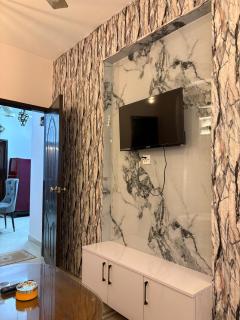 Cozy Beachside Studio Apartment - DHA Phase 6 - 6