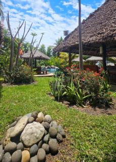 La Vie Est Belle - 4