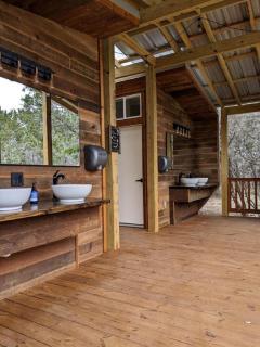 Adventures Await at this Stunning Tree House Retreat in Texas - 4
