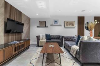 Luxury 5 Bedroom Home - 8