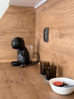 Cozy studio near the park with huge verandah. - 4