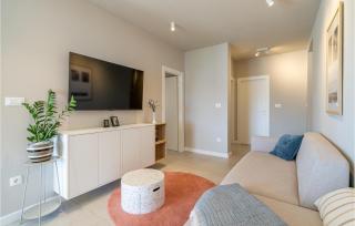 Nice Apartment In Selca With Kitchen - 8