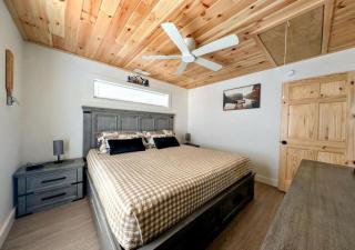 Peaceful Lakeside Cottage with Fire Pit & Screened Porch near Flanders Pond in Sullivan, Maine - 3