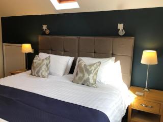 Oakvale - Oak Leaf - 1