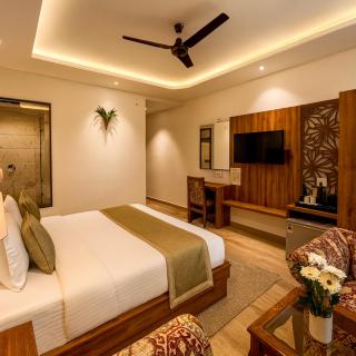 The classic heights Mcleodganj #scenic mountain view #big parking #top rated #most awarded #premium rooms #lift #property of the year - 1