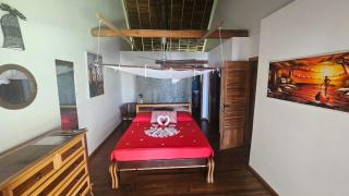 La Vie Est Belle - 3