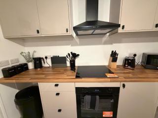 Edison House - Comfy Stay in Stafford - 3