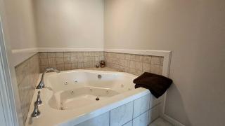 Charming Vacation Rental Perfect for Couples in Confluence, Pennsylvania - 4