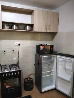 TRM Drive Suites- Modern 1 Bedroom,Master Ensuite with Wi-Fi and Parking - 1