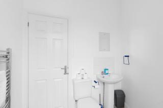 Modern 2BR Apartment near Windsor Castle in Dedworth Road - 8