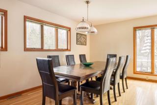 HV Spacious Retreat sleeps 13 with pool and hot tub - 7