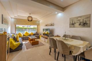 Spacious luxury apartment with pool - 6