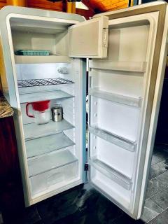 Relaxing Getaways to Chattanooga, Tennessee, in this Colorful Pet-Friendly Cabin - 5