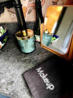 Relaxing Getaways to Chattanooga, Tennessee, in this Colorful Pet-Friendly Cabin - 4