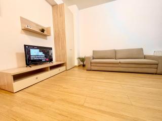 Central Address 26 - Palace of Parliament Area - 3