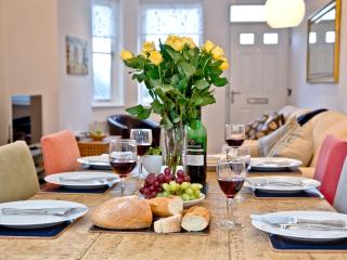 Quay House, Porth Beach - 2