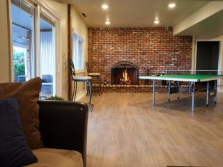 Amazing Views, Amazing Modern Broadmoor Home - 4