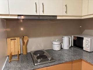 BGC Premium 1BR with Balcony fast 600 mbps Fibre - 8