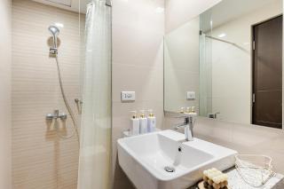 BGC Premium 1BR with Balcony fast 600 mbps Fibre - 4