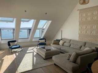 Beachfront Cawsand Flat - Sleeps 8 & Pet-Friendly - 5