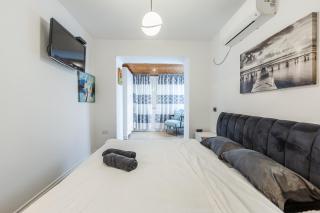Cozy Condo in Bllok 5 min walk from Central Park - 1