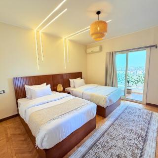 Maadi Lux 3BR Floating in the middle of the Nile - 4