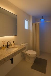 Suíte master com Acesso Total à Casa de Luxo com Piscina e Área Gourmet - 1