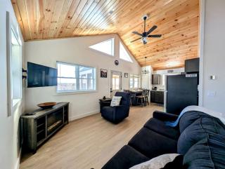 Pet-Friendly Lakeside Cabin with Fire Pit & Screened Porch near Flanders Pond in Sullivan, Maine - Sullivan - 1