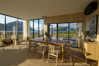 Lofoten Arctic Lodge - sea view, jacuzzi & sauna - 4