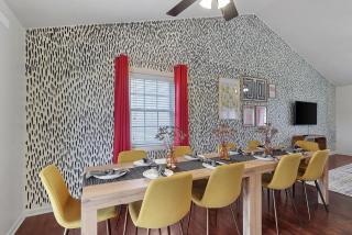 Charming 5BD - UNL 5mins - BBQ, Games & Backyard - 9