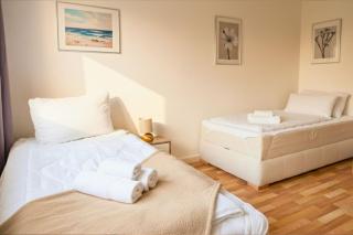 Ruhiges 5-Personen Apartment mit kostenlosen Parkplätzen, Boxspringbetten, WLAN, 3x TV, vollausgestatteter Küche - 1