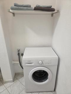 Große, moderne, helle Unterkunft mit Essküche - 9