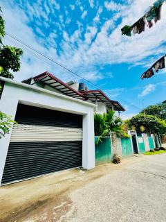 Coastal Cloud Surfers Ahangama - 3
