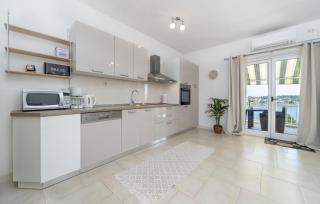 Amazing Apartment In Selca With Wifi - 7