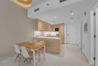 Waves - Charming Apt With Balcony Steps From The Beach - 1