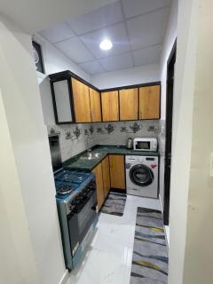 Modern Furnished Studio in Al Rawdah - 6