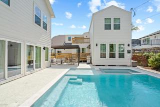 Downtown 7 min, 27 sleeps, Gated 2 homes, Accessible - 6