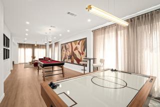 Downtown 7 min, 27 sleeps, Gated 2 homes, Accessible - 7