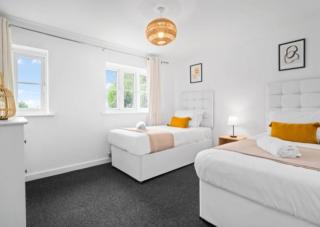 Two Bedroom House - Parking - Garden - WiFi 2GM - 4