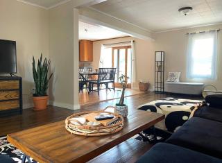 Cozy Creek House - 0