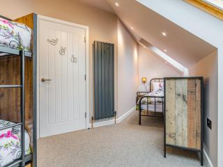 The Aviary-Uk44382 - 1